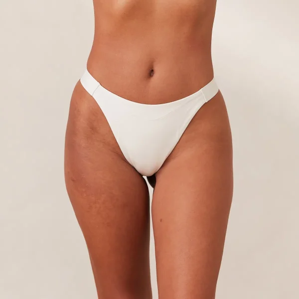 Lounge Underwear Ribbed Mindful String - Blanc New