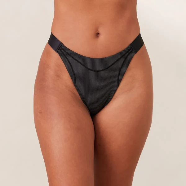 Lounge Underwear Ribbed Mindful String - Noir New